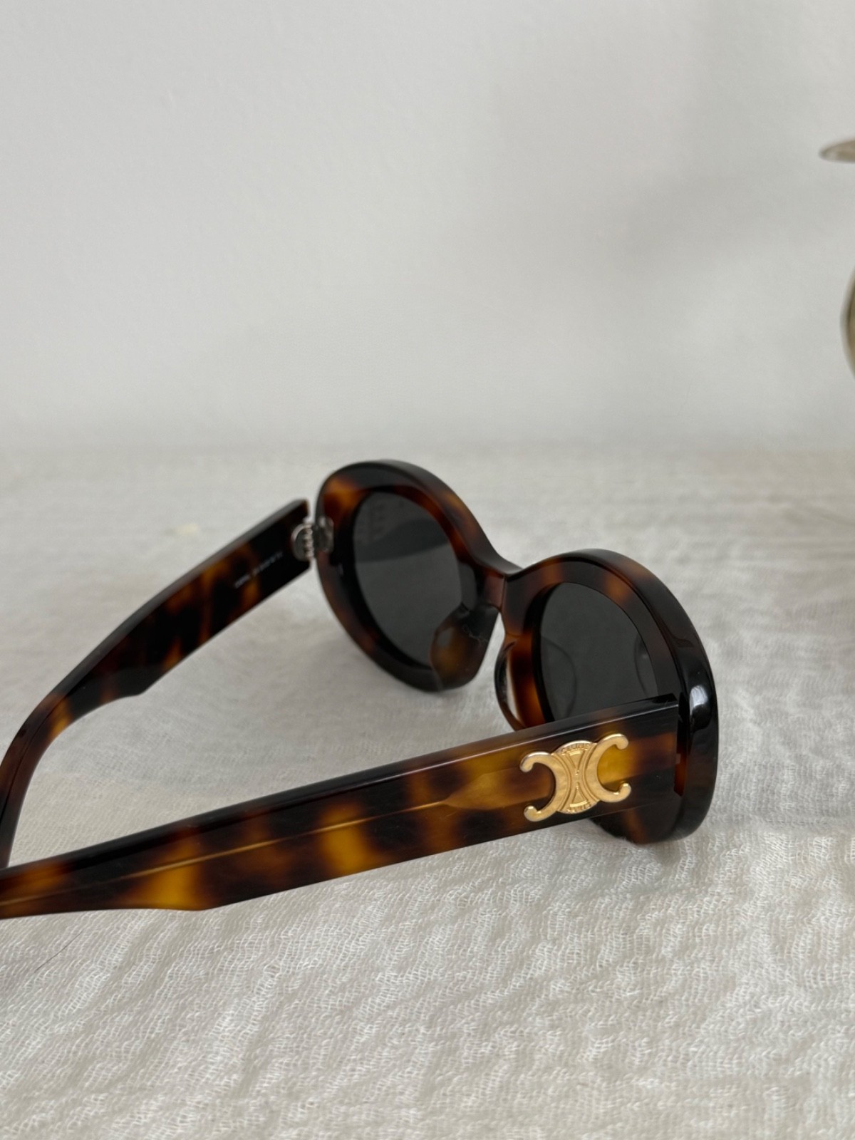 Celine CL40194U Triomphe sunglasses