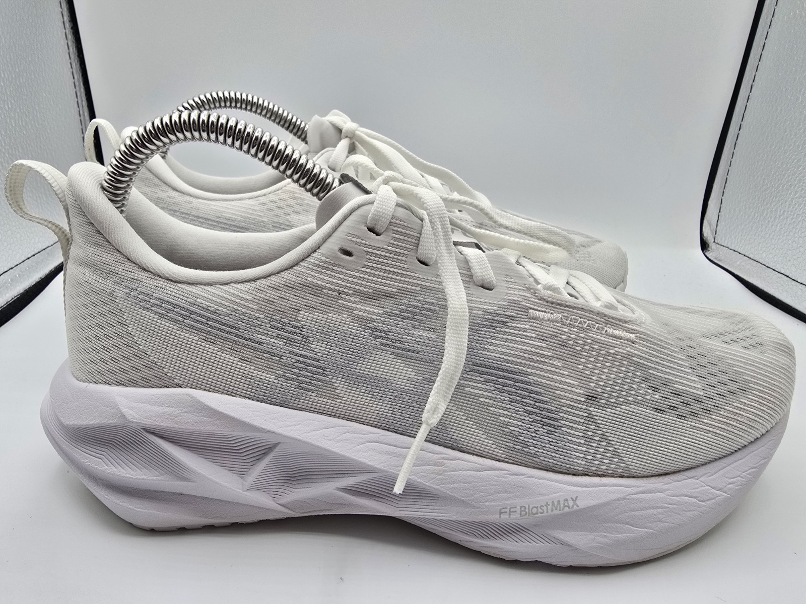 Asics Novablast 5 White/Piedmont Grey Womens 7.5 Running Shoes 1012B765