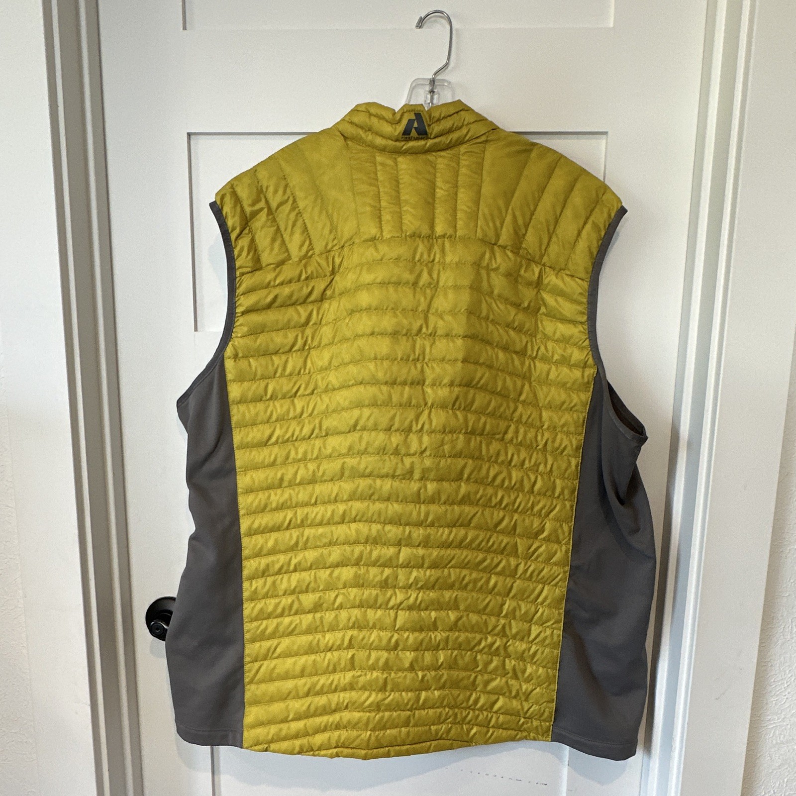 Eddie Bauer Men’s T3XL Down Puffer Vest Full Zip Pockets Chartreuse/Gray.