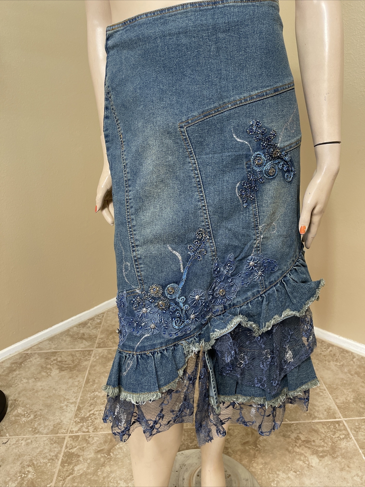 Women’s Blue Silver Denim Cotton Zip Beaded Embroidered Size M(6-8) Skirt 9016