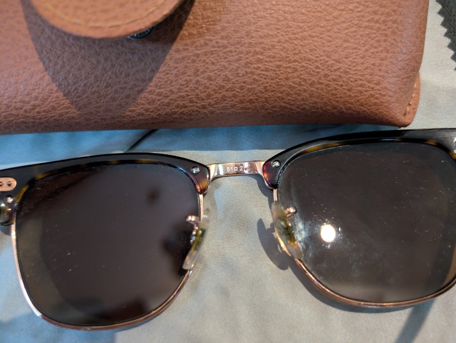 Ray-Ban Bundle SetClubmaster Tortoise Gold & Erika Matte Black Sunglasses Cases