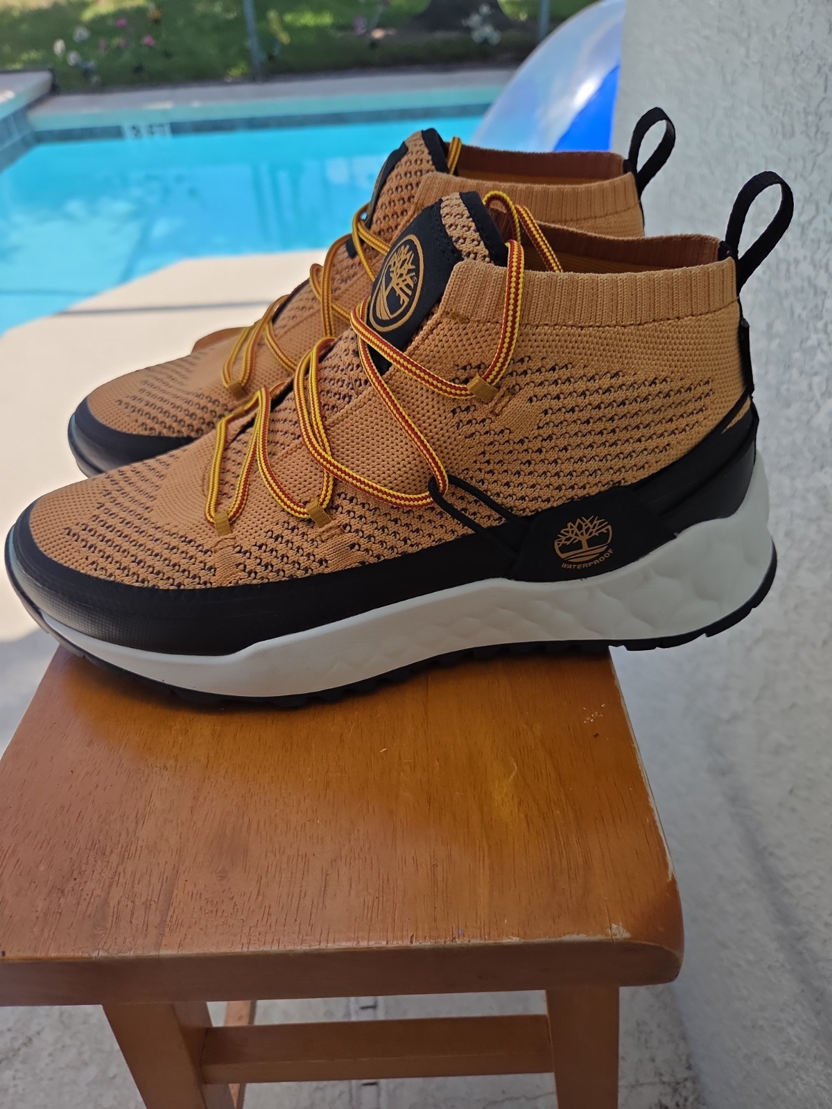 NEW Timberland Solar Wave Mid Men Size 9.5 0A2BP9 Wheat Nubuck Black Hiking Boot