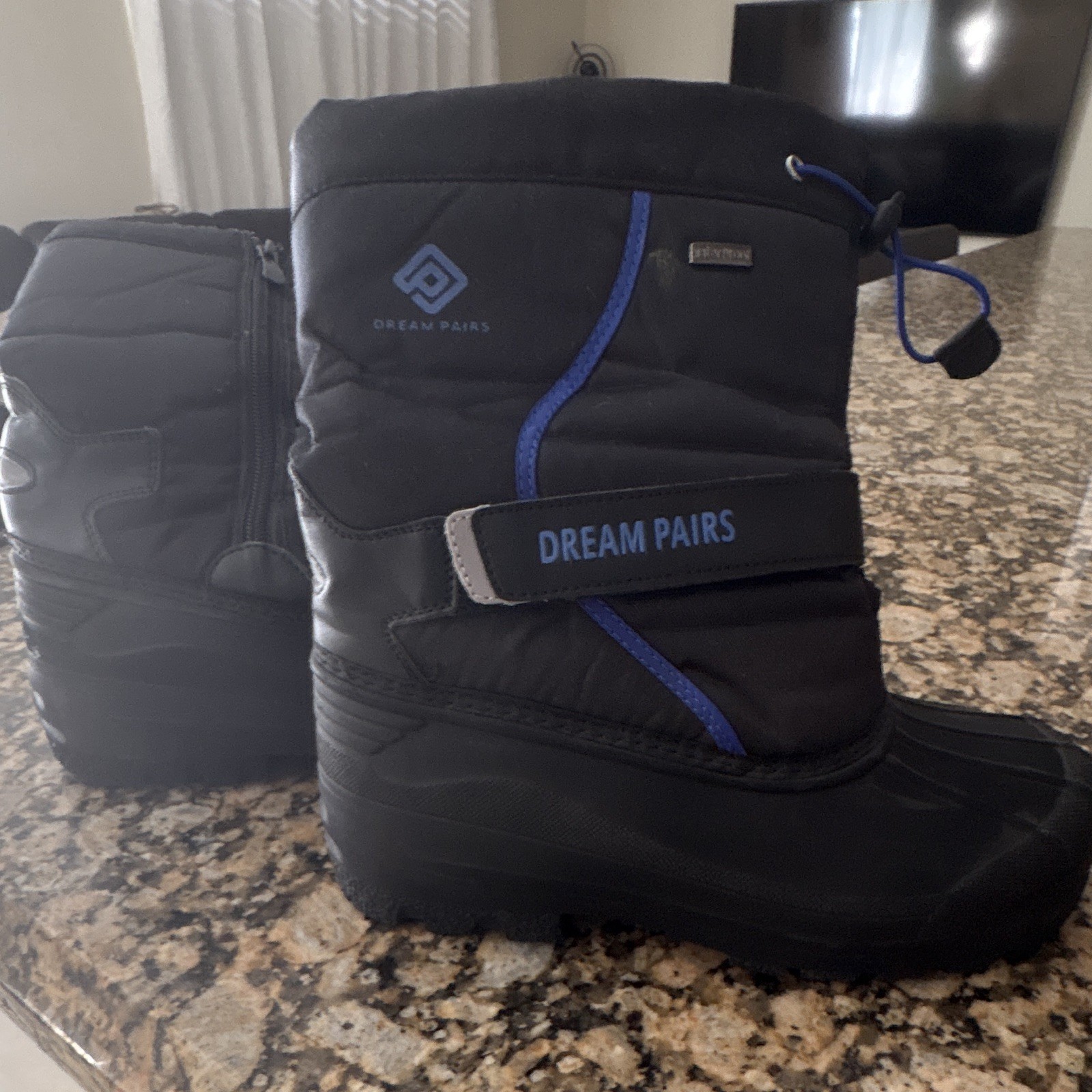 DREAM PAIRS Unisex Kids Black Blue Snow Boots w/ Logo Accent