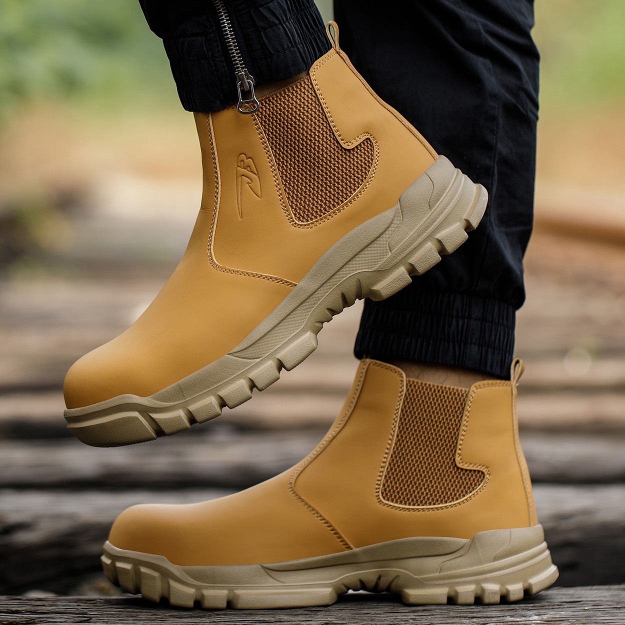 Leather Safety Shoes Slip On Work Boots Steel Toe Shoes Water Resistant Comfort