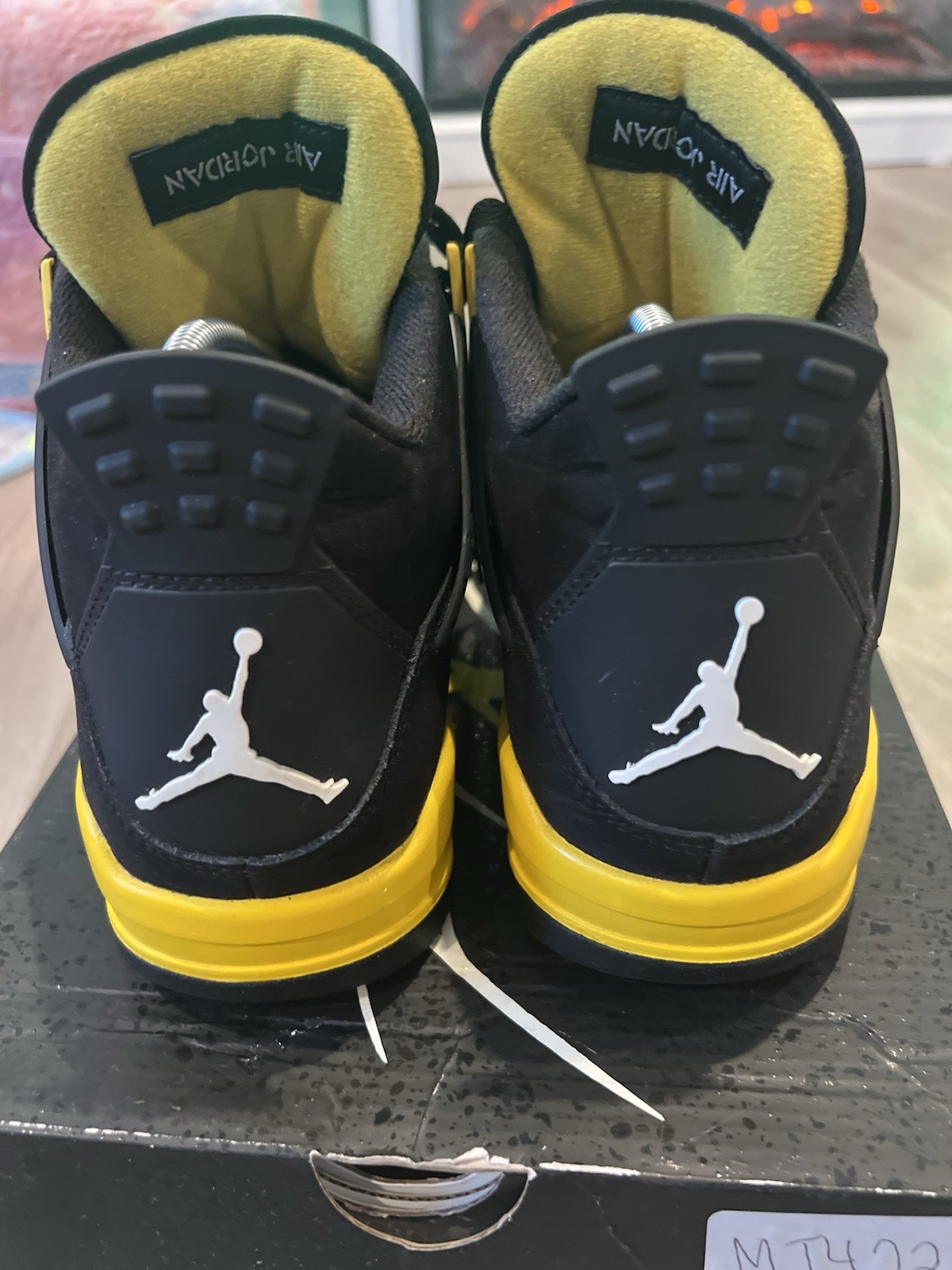 Size 9 – Jordan 4 Retro Mid Thunder