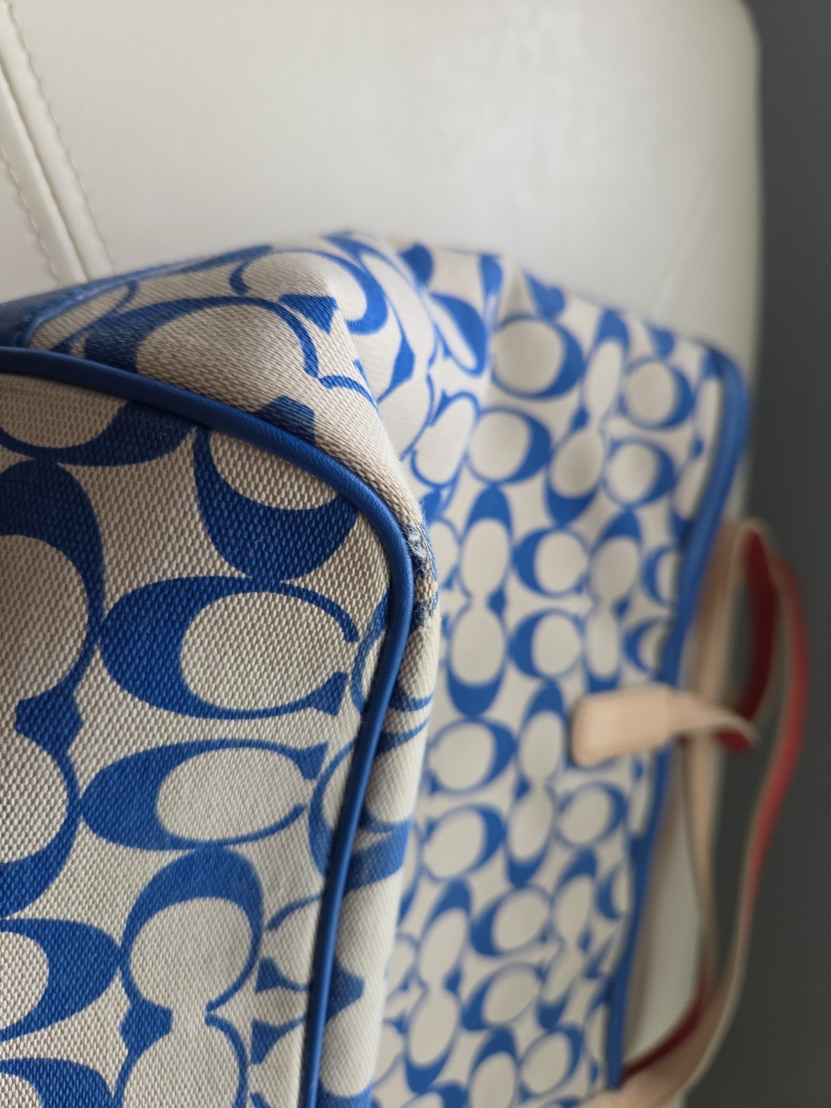 Coach 23465 Weekender Signature C Medium Zip Tote Blue & Beige Jacquard Red