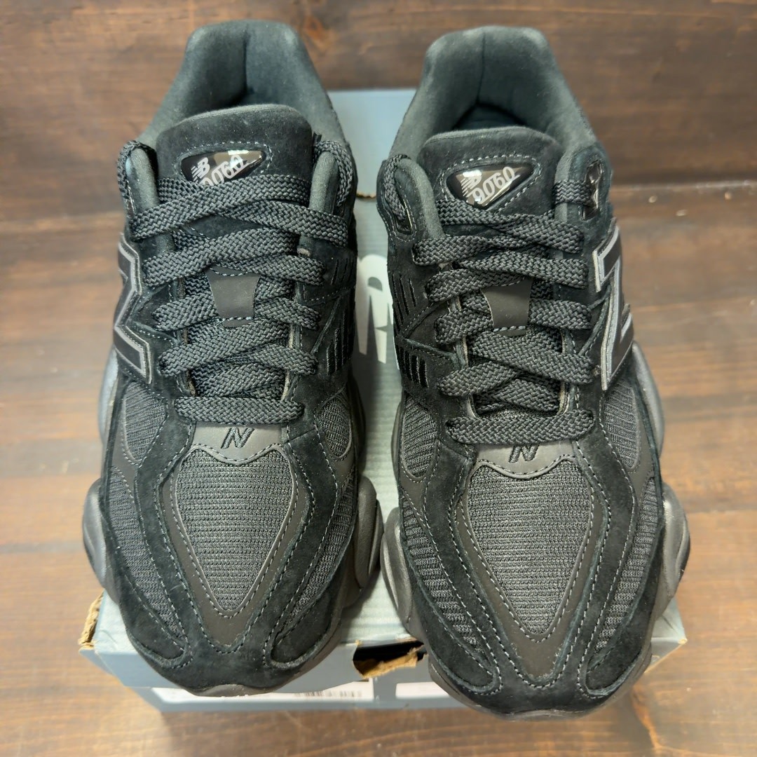 New Balance 9060 Triple Black (Pre-Owned) Size 8.5 (Damaged Box)