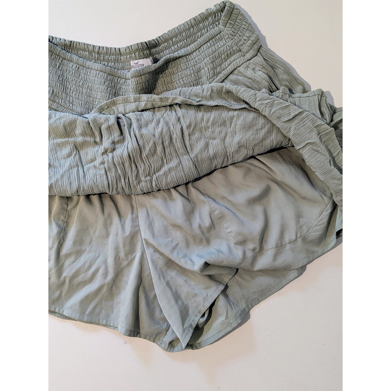Hollister Sage Green Smocked Tiered Ruffle Skort Mini Skirt with Pockets Large