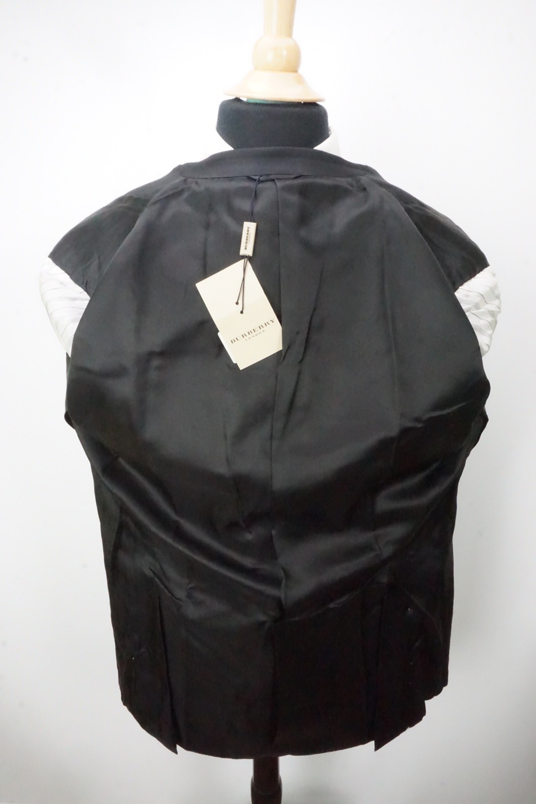Burberry London Black S150s Wool 2 Pc Suit Jacket Pants Sz 38R BRAND NEW