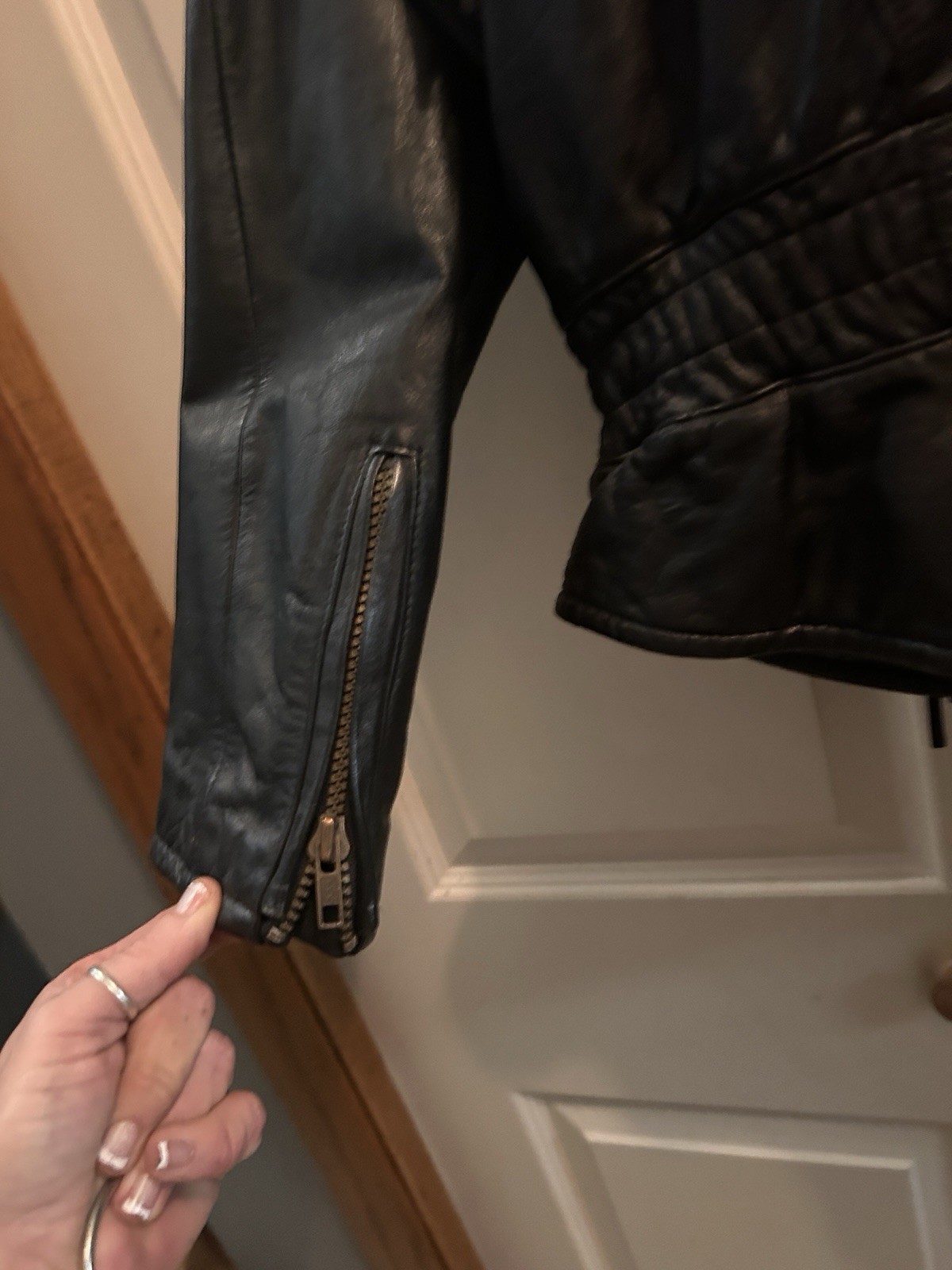Wilsons Womans Black Leather Fringe Jacket L Full Zip Point Collar -Vintage