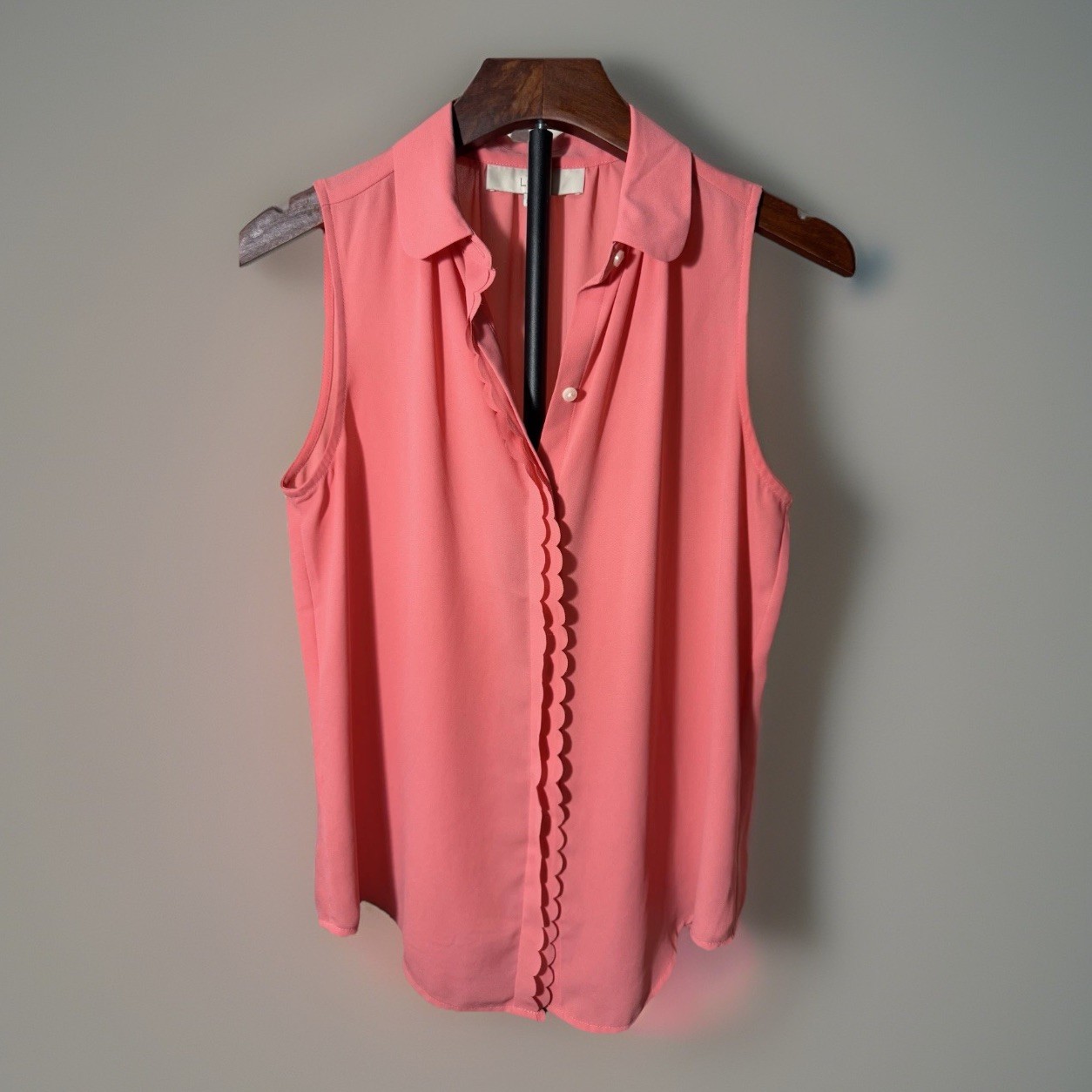 Loft XS Blouse Shell With Scalloped Button Detail Sleeveless Coral Super Cute