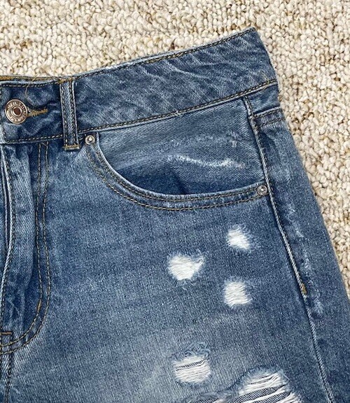 Forever 21 Jean Shorts Women’s Tag Size 28 Distressed Denim Cut Off (Waist 30″)