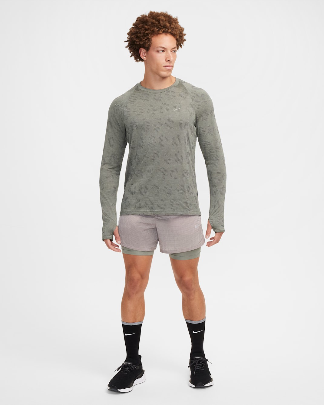 Nike $75 Mens Stride 5″ Dri-Fit Repel 2 in 1 Running Shorts Violet FZ1135-019
