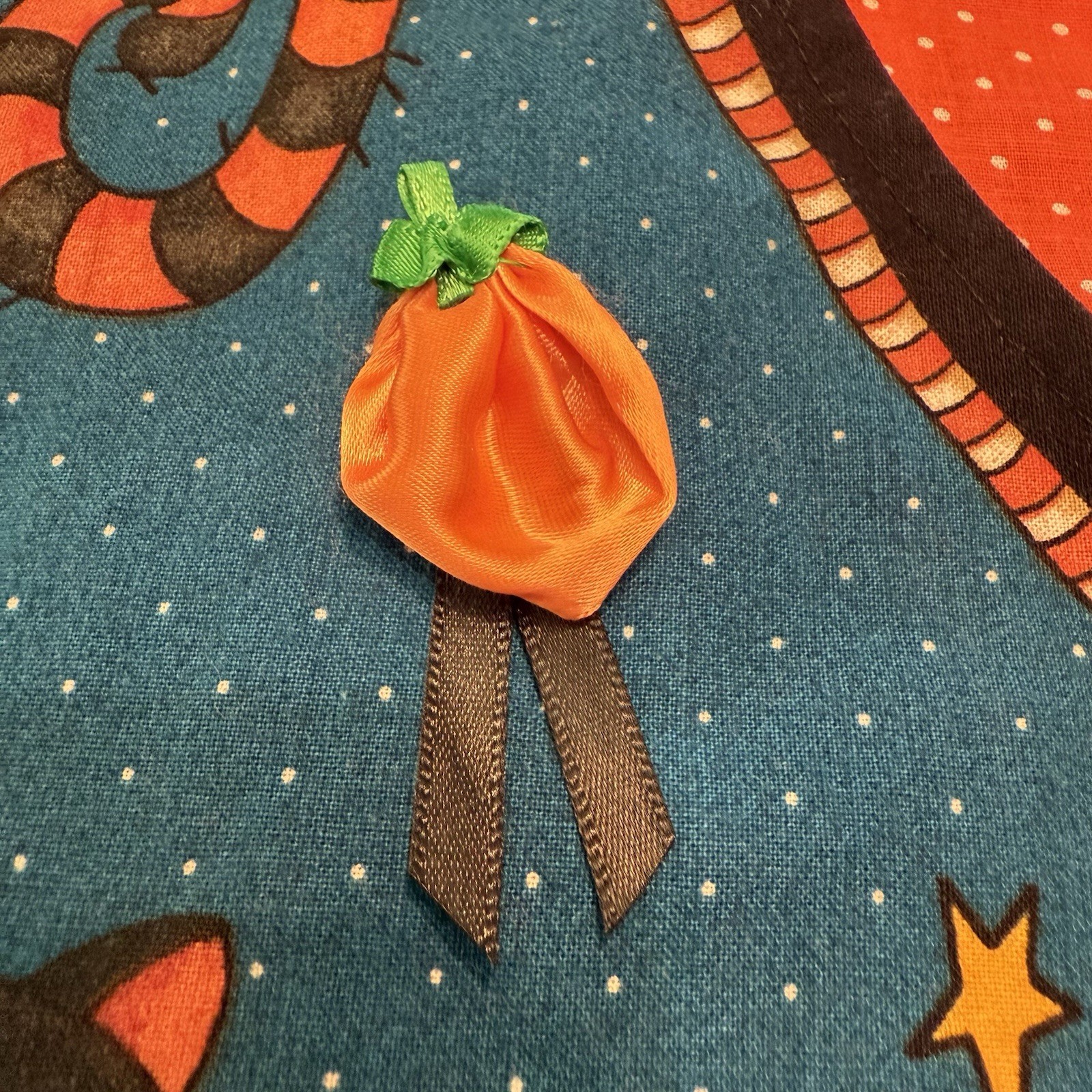 VTG Halloween Vest & Pin Homemade Ghouls Night Out Ghosts Pumpkins See Pics Size