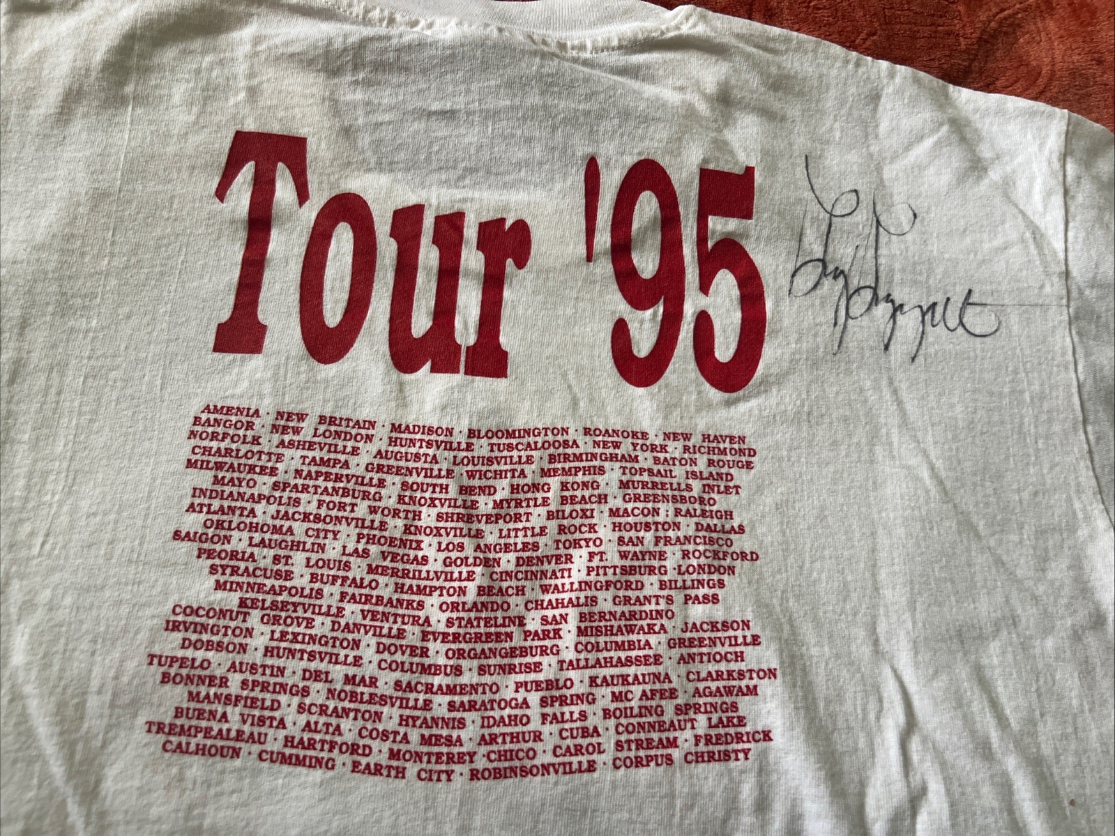 Marshall Tucker Band Autographed Tee shirt Large 1995
