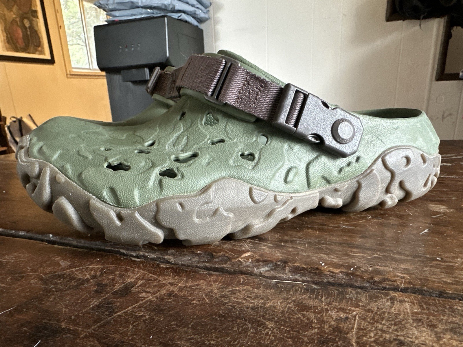 Crocs All-Terrain Atlas Clog Men Size 11 Army Green Espresso Sandals 208391-32C