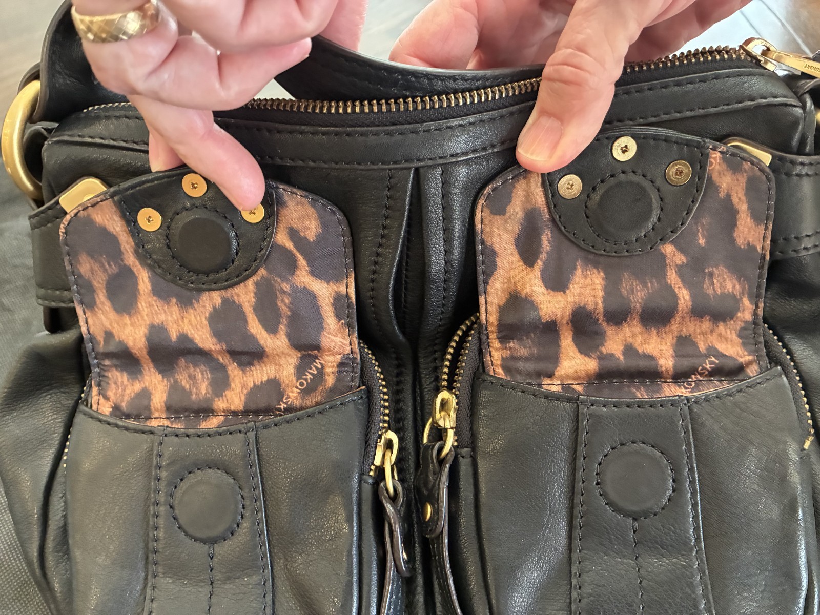 B. Makowsky Black Leather Shoulder Bag Purse Matching Wallet Dust Bag Set Leopar
