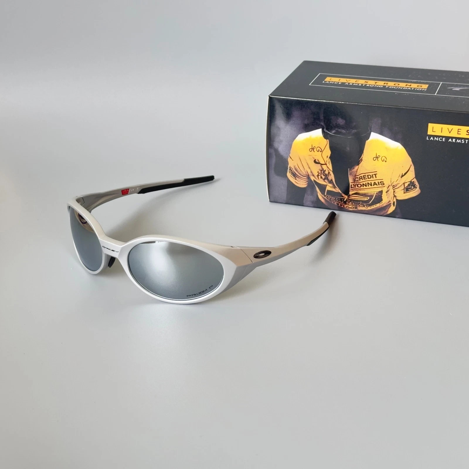 Vintage Oakley Eye Jacket Redux OO9438 Silver Frame Silver Mirror Sunglasses Y2K