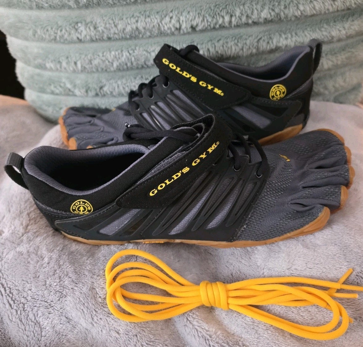 Vibram Fivefingers V-Train Gold’s Gym Mens Size 9-9.5 EU 42 Discontinued