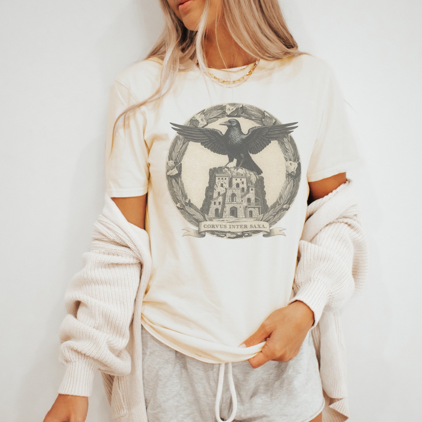 Engraved Bird Vintage Style Raven Wings Graphic Tee
