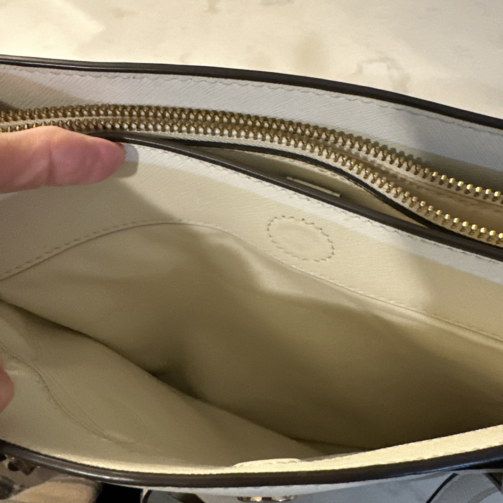 Tory Burch Tote Bag Shoulder Bag Robinson Medium Leather Ivory, Protective Bag.