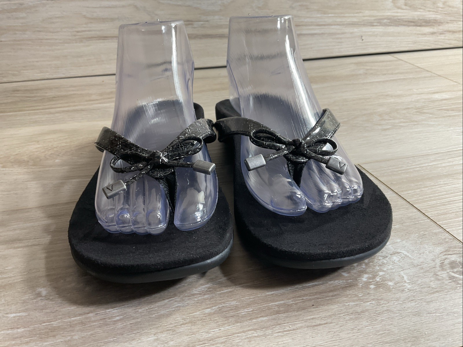 Vionic Bella II Comfort Thong Sandals Womens 8 Black Tile Bow Shoes Flip Flops