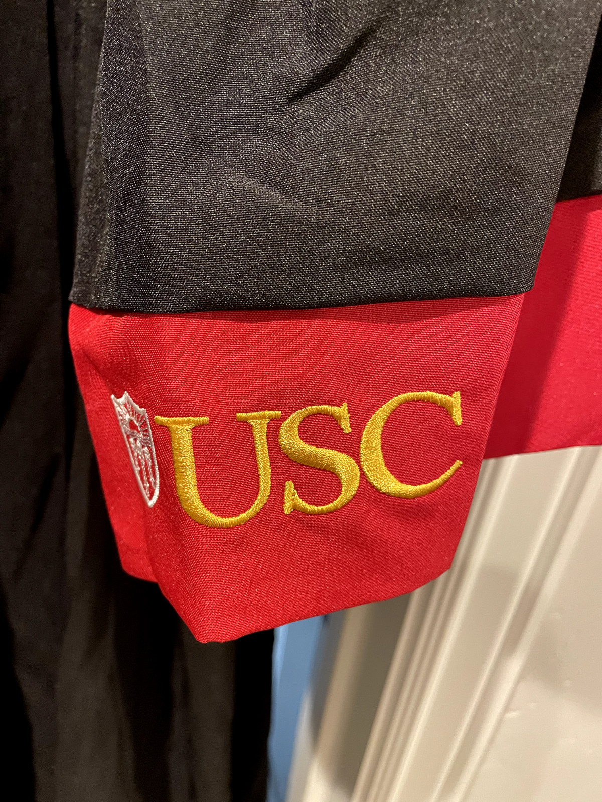 USC Bachelors Graduation Gown Herff Jones Black – Multiple Sizes