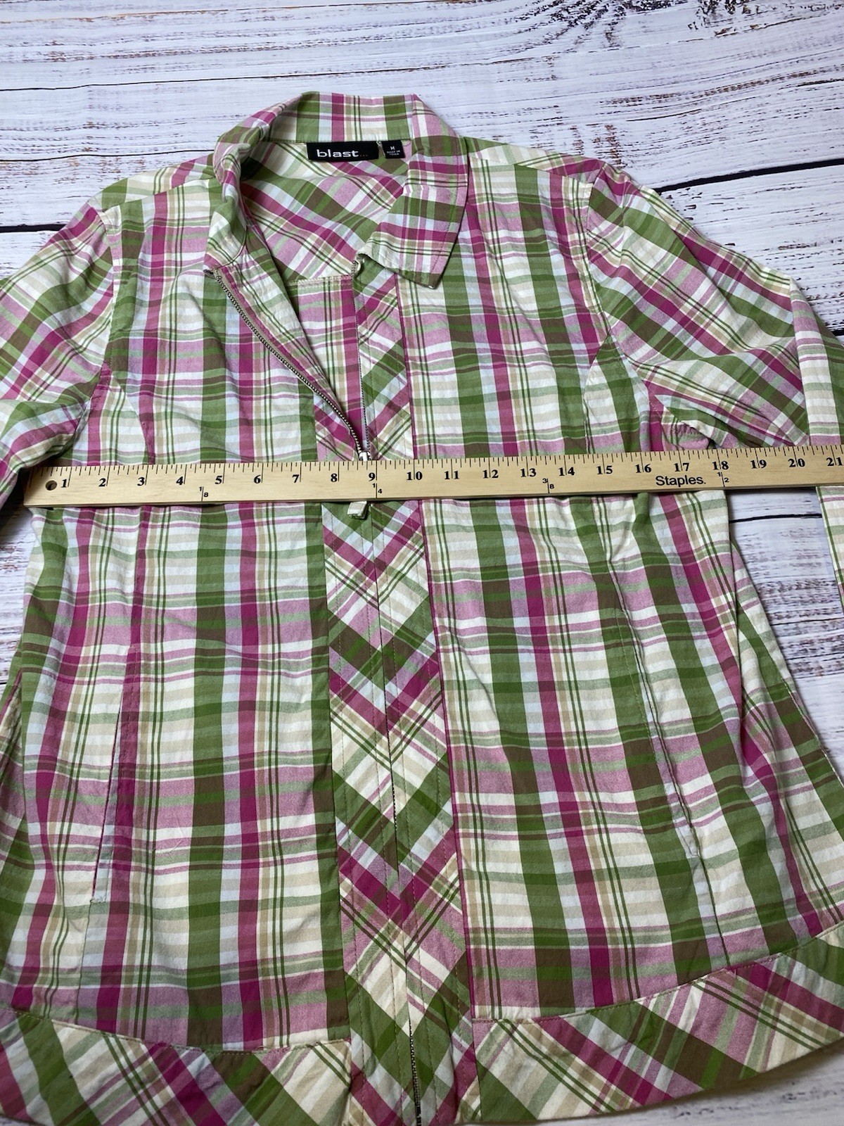 blast… Women’s M Green/Pink/White Plaid Cotton Woven Collared Zip Blouse