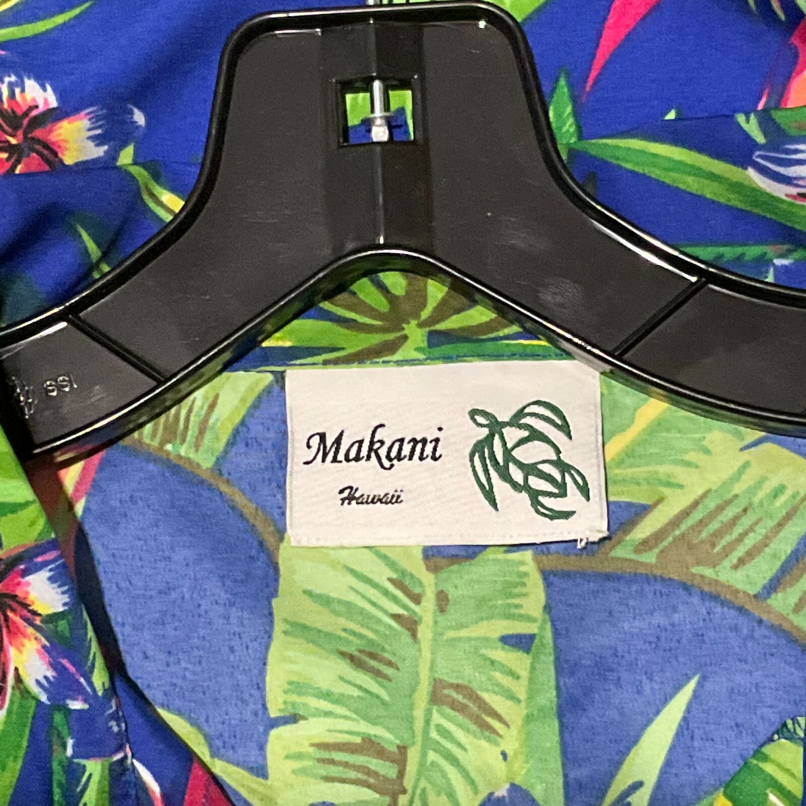 Makani Hawaiian Men’s Multi Color Shirt – Preowned – VGC – see notes for size