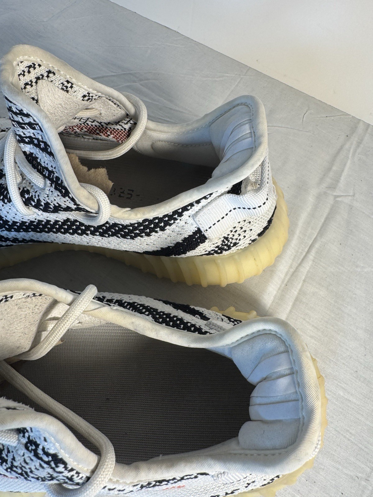 Size 9.5 – adidas Yeezy Boost 350 V2 Low Zebra