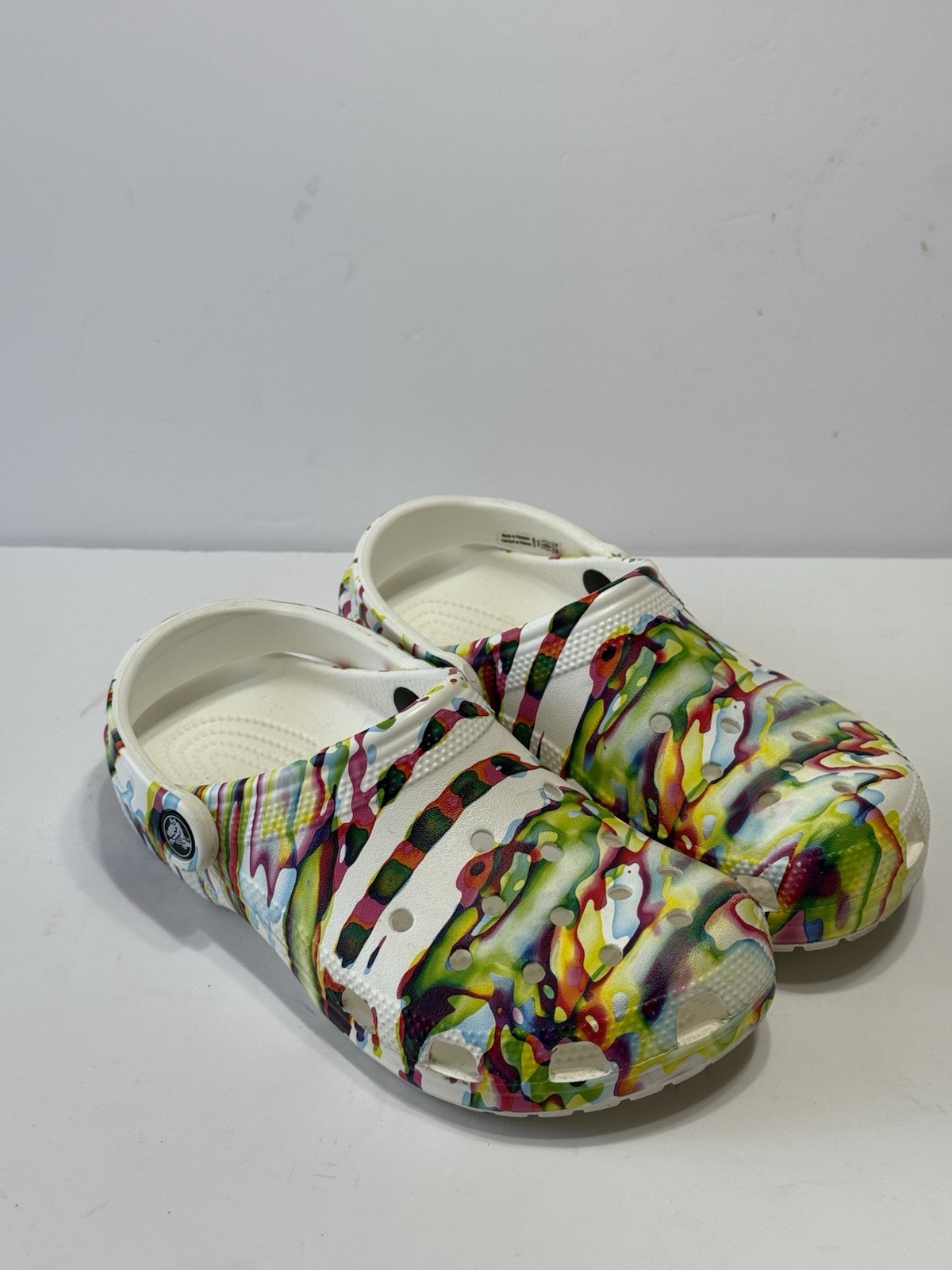 CROCS Multicolored Psychedelic Slip-On Casual Beach Clogs Sandals Sz W6 M4