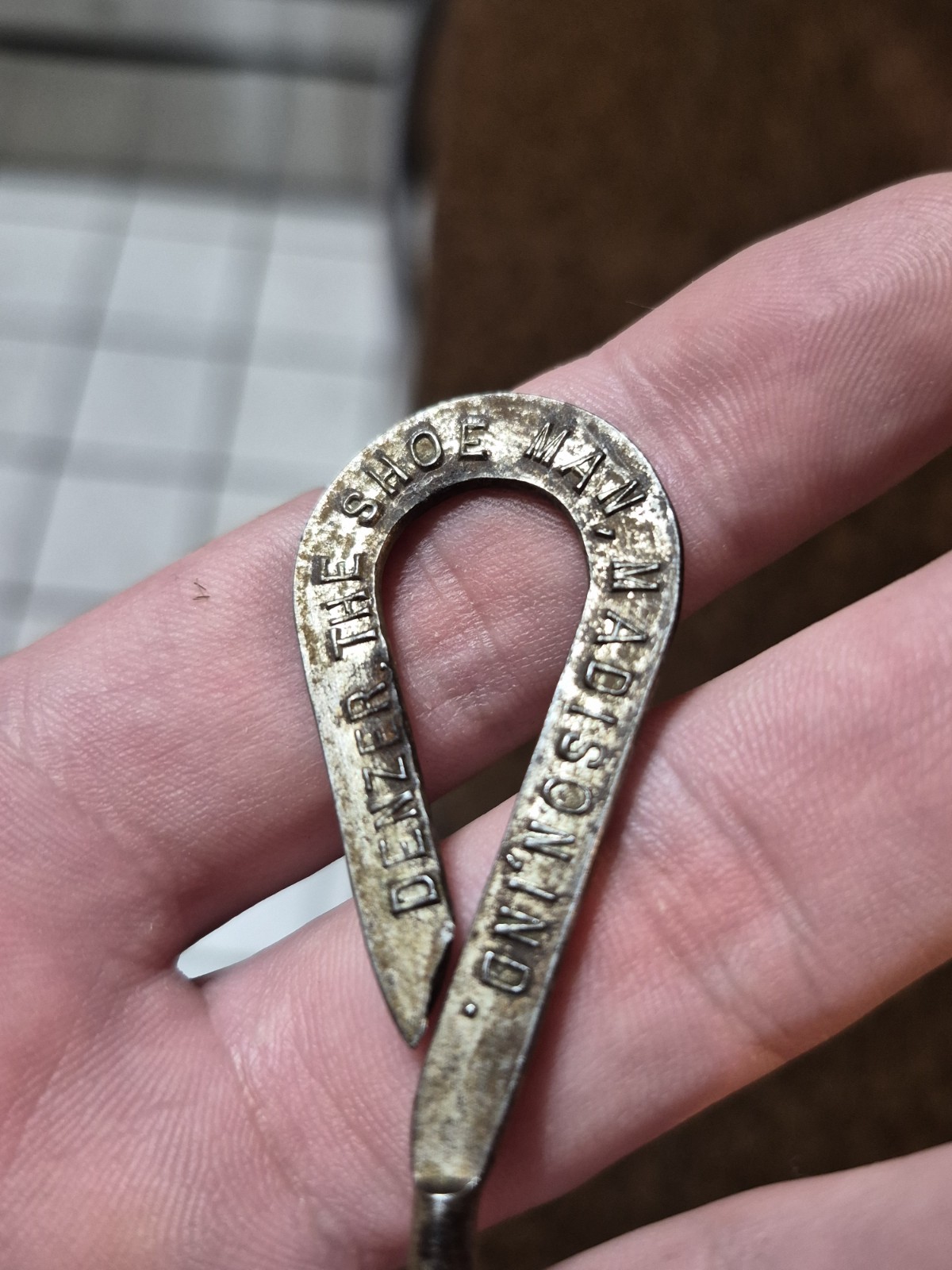 RARE EARLY 1900S MADISON INDIANA DENZER THE SHOE MAN ADVERTISING BUTTON HOOK