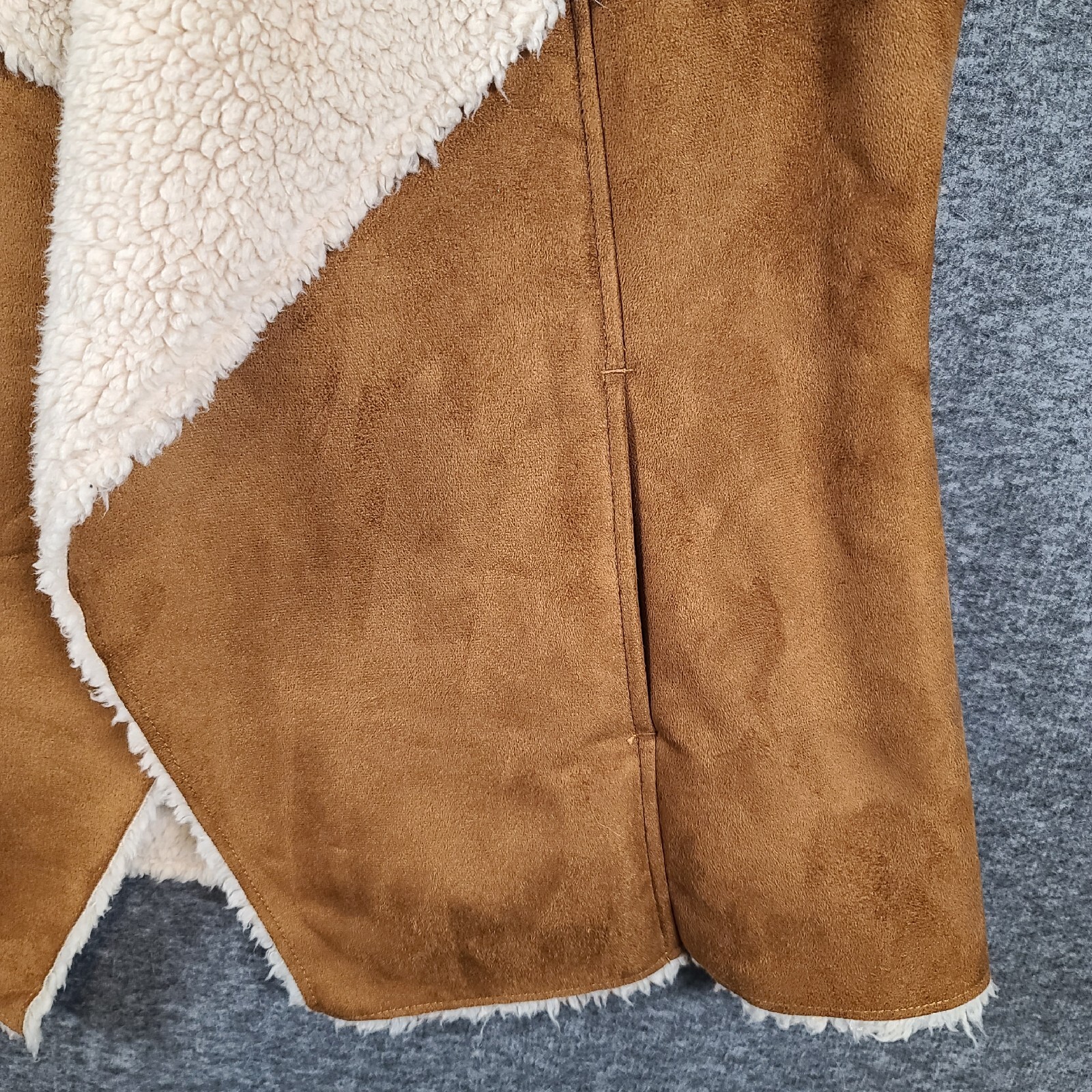 Bit & Bridle Women’s Medium Brown Faux Suede Shawl Collar Vest Faux Fur Lining