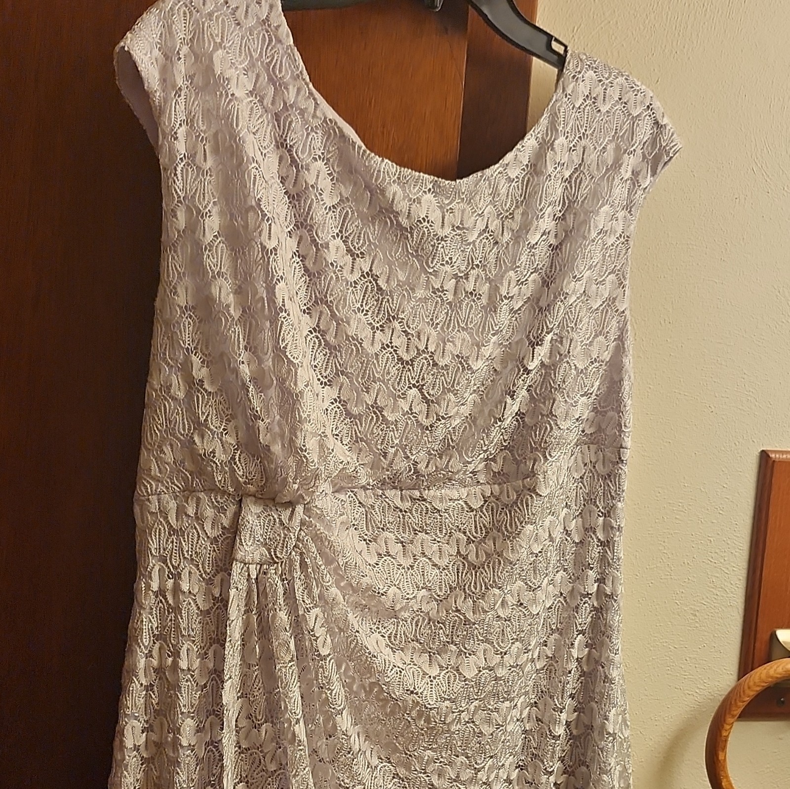 Ivory Floral Lace Sheath Dress 14 Sleeveless Scoop Neck Lined Knee Length