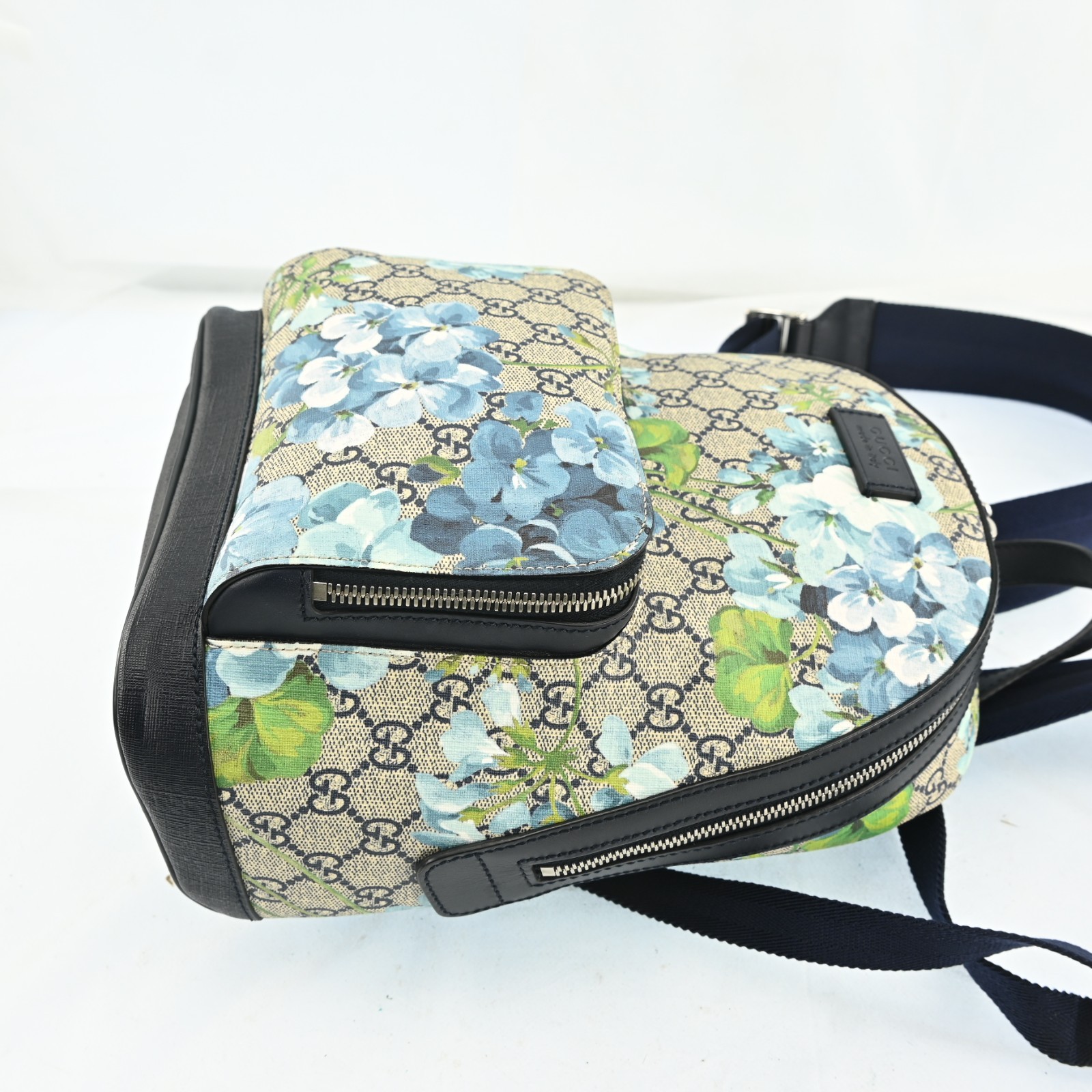 Auth GUCCI GG Blooms 546327 Beige Navy Multi PVC Leather Backpack C1765OO801