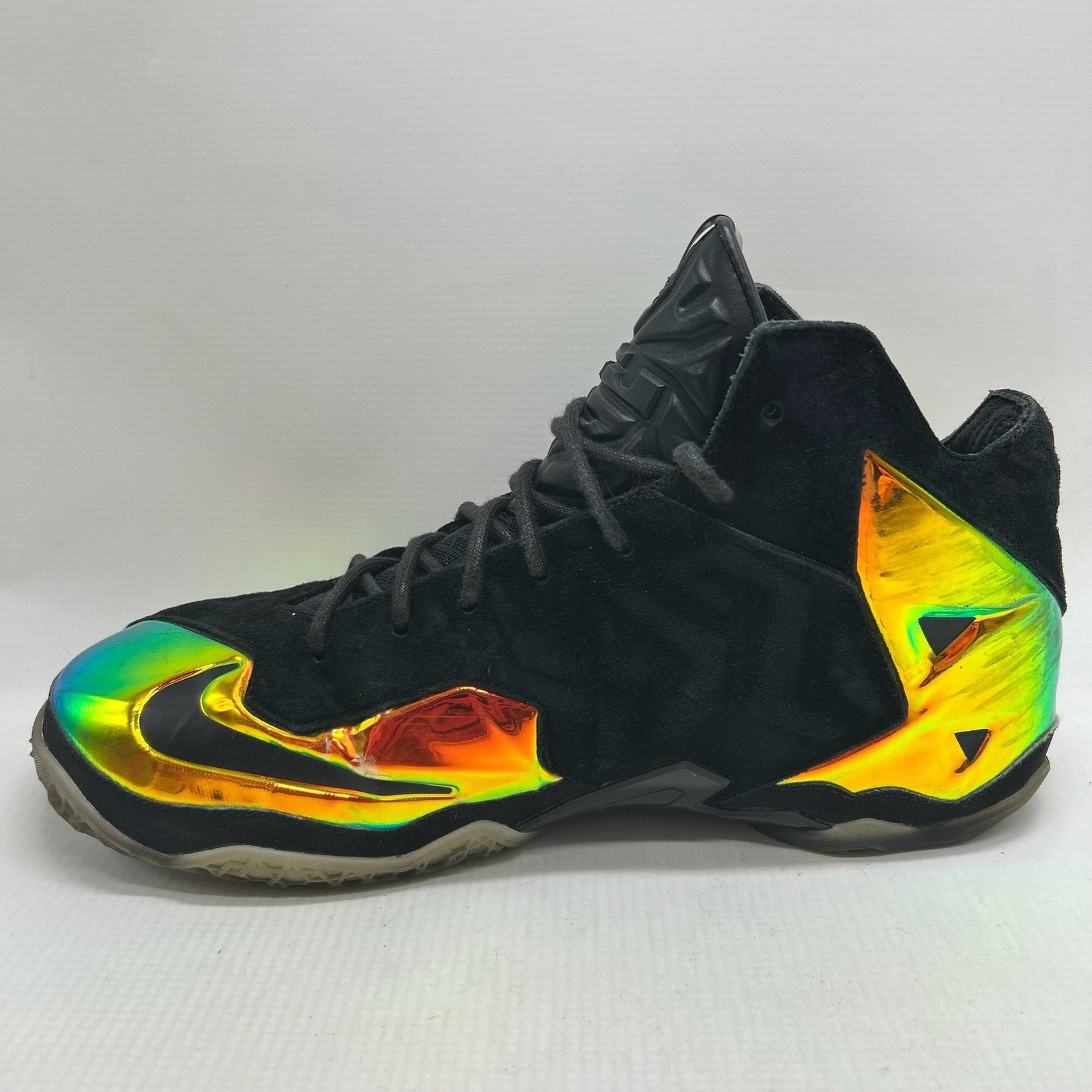 Nike LeBron 11 EXT QS Kings Crown Men’s Size 9.5 US 677693-001 Black Basketball