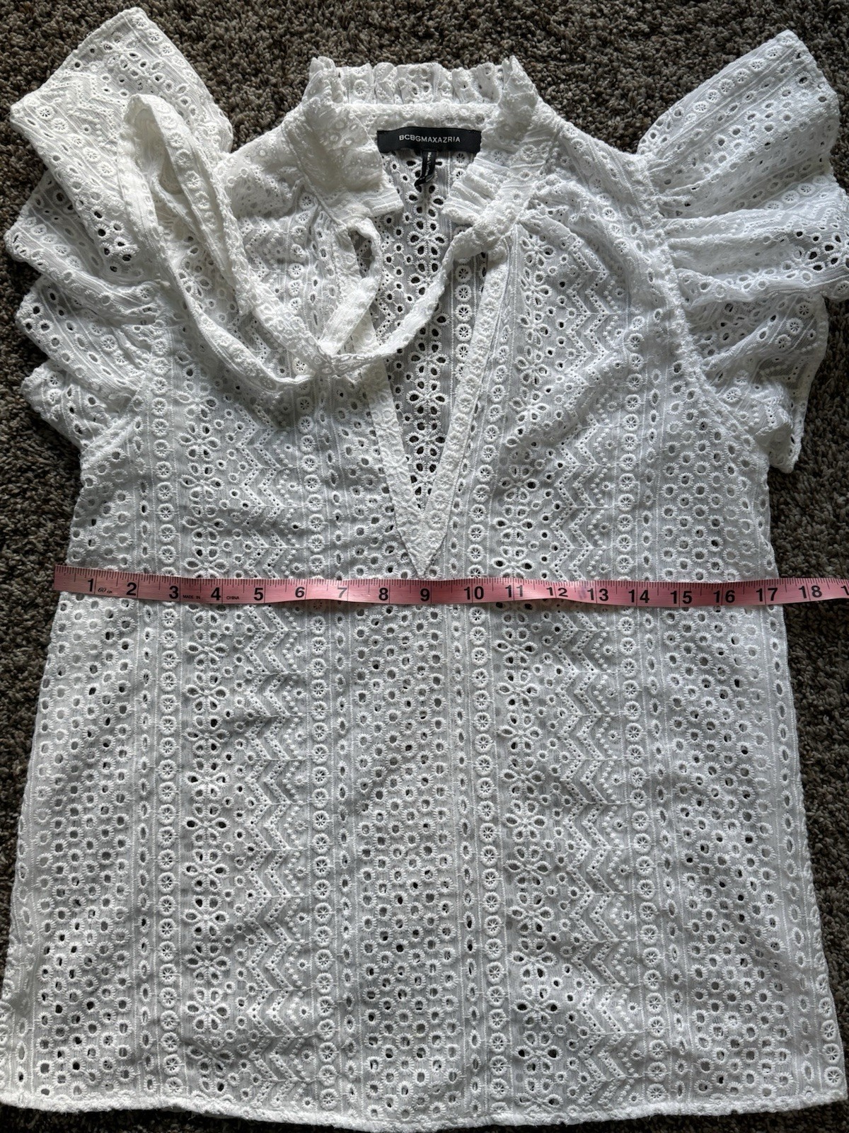 BCBGMAXAZRIA White Lace High Neck Tie Ruffle Flutter Short Sleeve Blouse XS