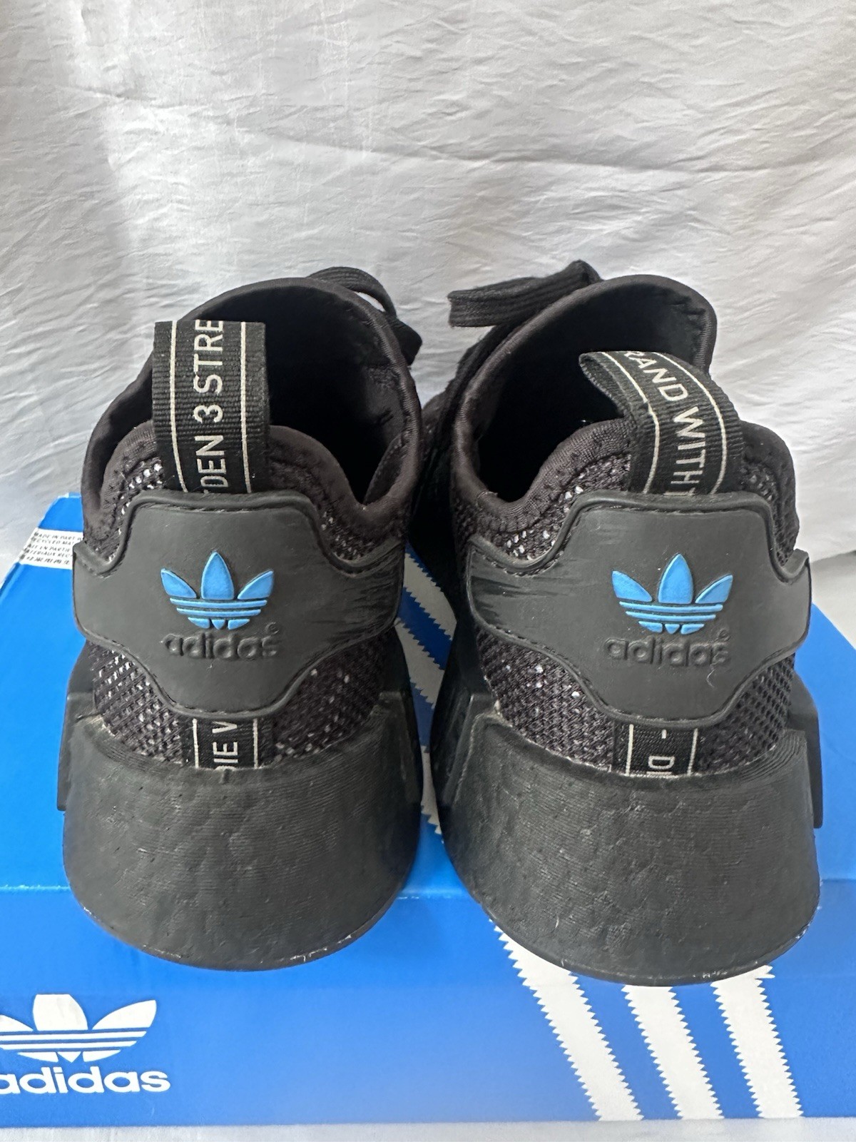 adidas IG5535 NMD R1 Black Carbon Camo Mesh Lace Up Sneaker Men’s US 7 Unisex