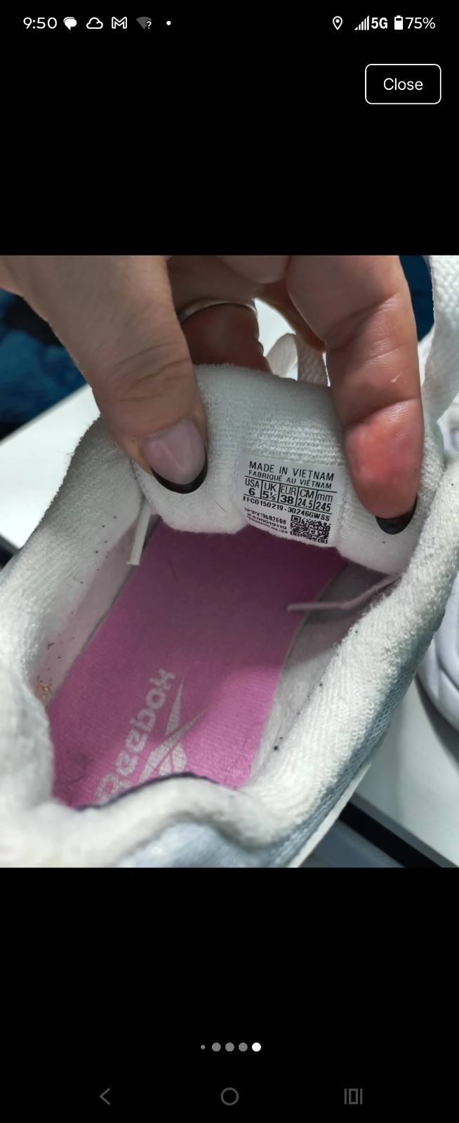 Reebok White & Pink Low Top Lace-Up Athletic Sneakers Rubber Sole Unisex