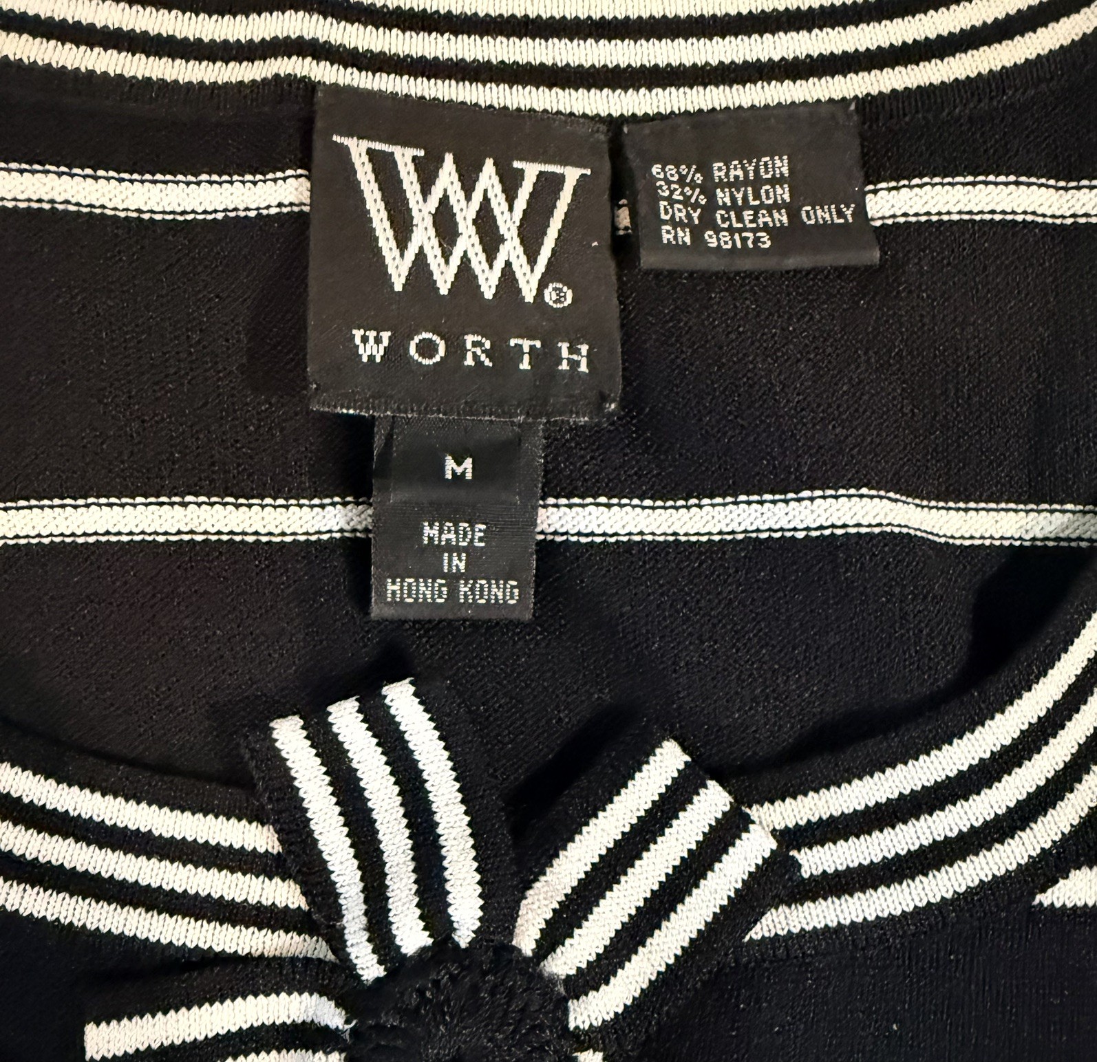 WORTH Black/White Striped Knit L/S Pullover Top Fabric Rosette Pin Sz M – EUC
