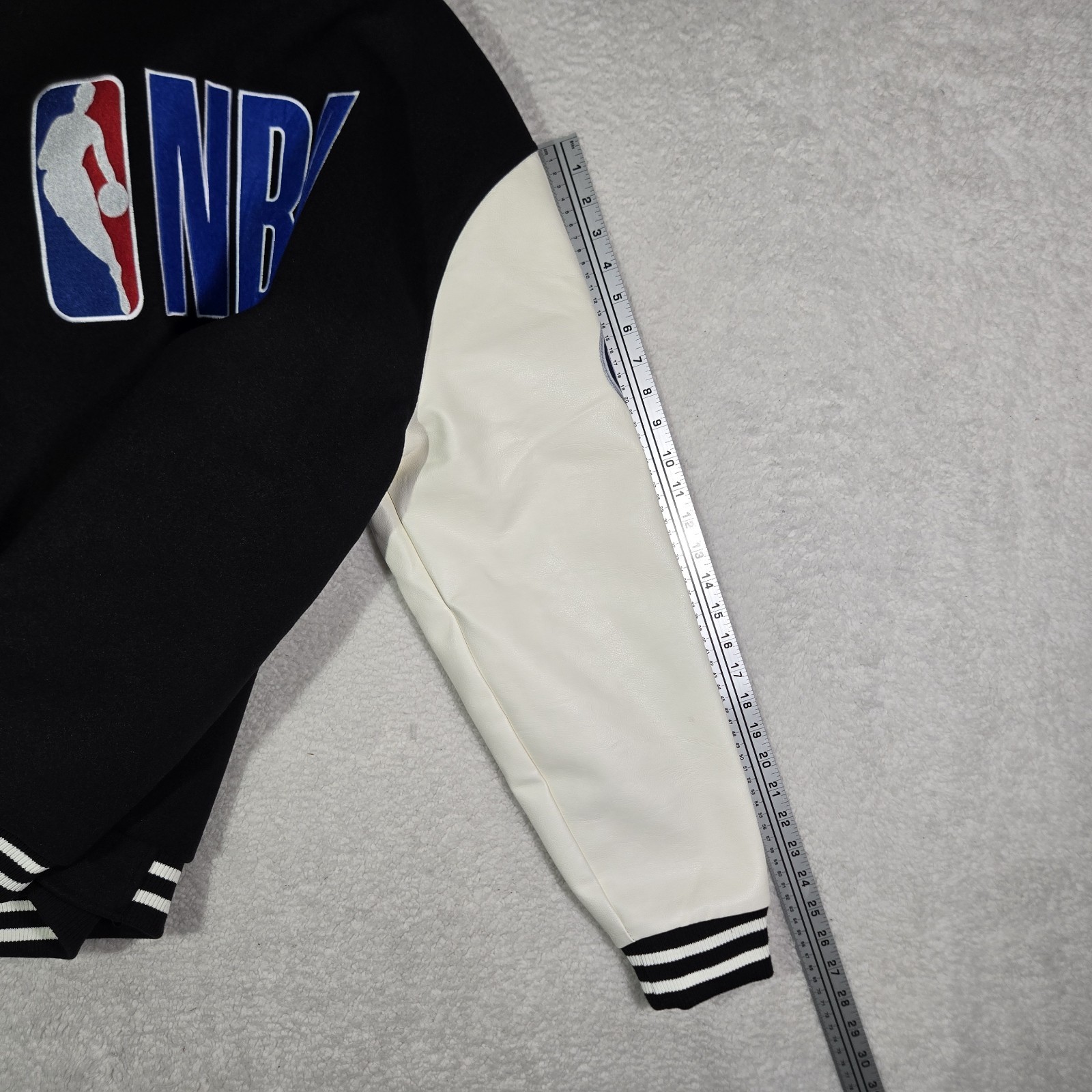 $150 NBA National Basketball Association Mens Large Varsity Bomber Jacket Black