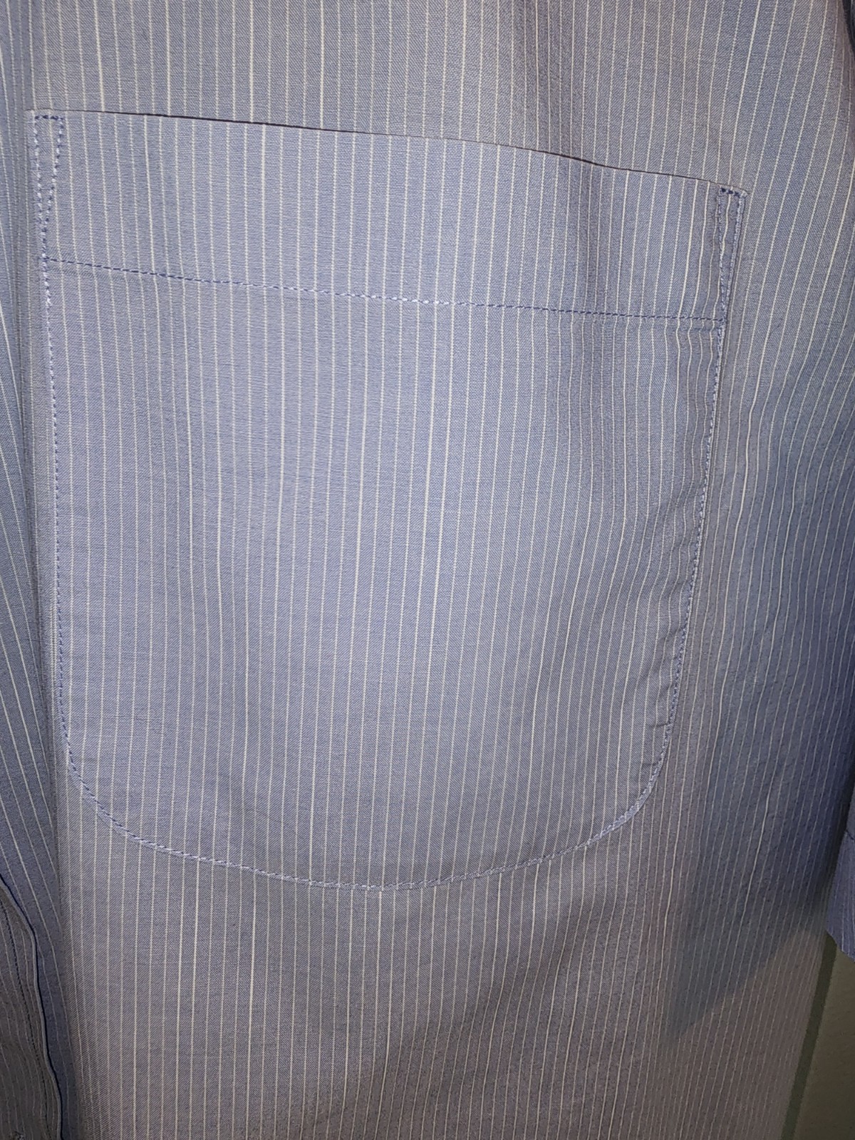 Daniel Cremieux Men’s Short Sleeve Shirt L – Blue w/White Pin Stripe-Button Coll