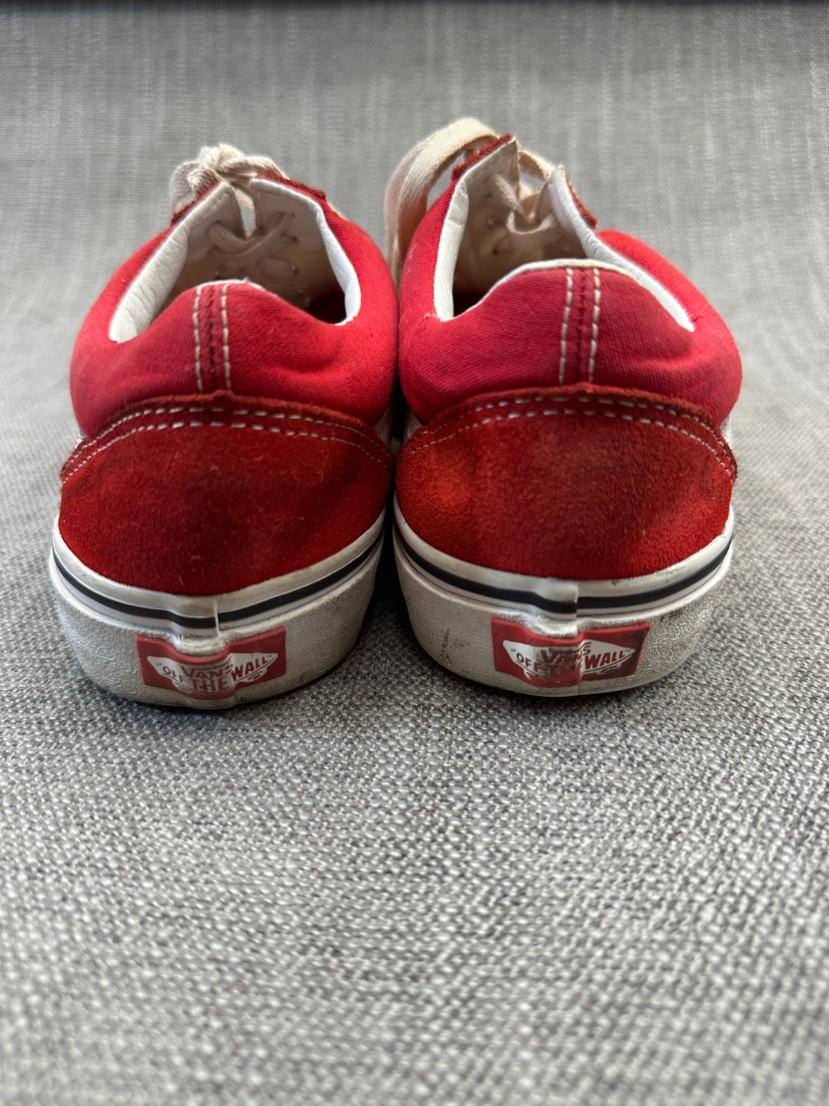 Vans Old Skool Unisex M7.5/W9 Skateboarding Shoes Red Suede Athletic Sneakers