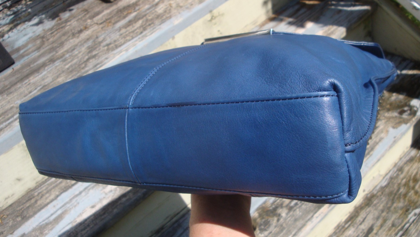 B MAKOWSKY Blue Leather Hobo Handbag Tote Purse Shoulderbag Chain Strap Large