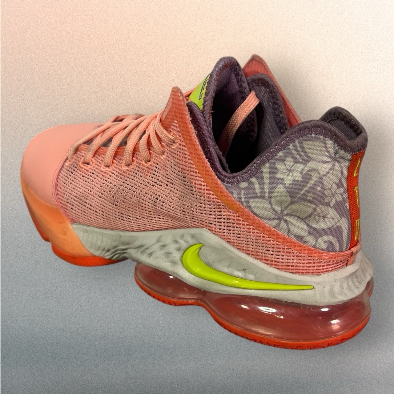 Nike Lebron 19 Low Hawaii LeBron James Basketball Sneakers Size 8.5