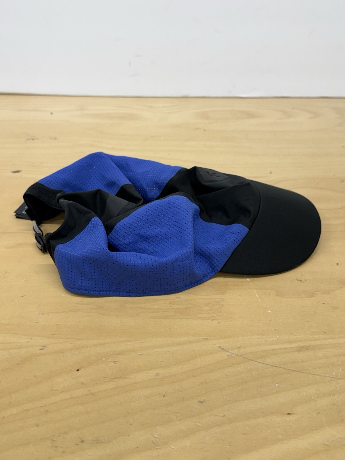On Running Utility Zero Cap Cobalt Blue Black NWT Unisex Outdoor