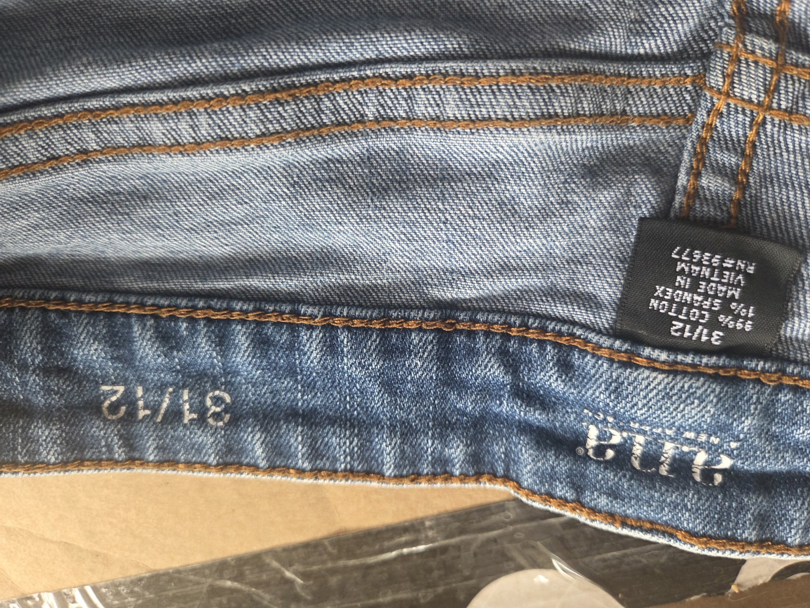 a.n.a Women’s Blue Denim Cut Off Shorts Size 31/12 Cotton Spandex 5-Pocket