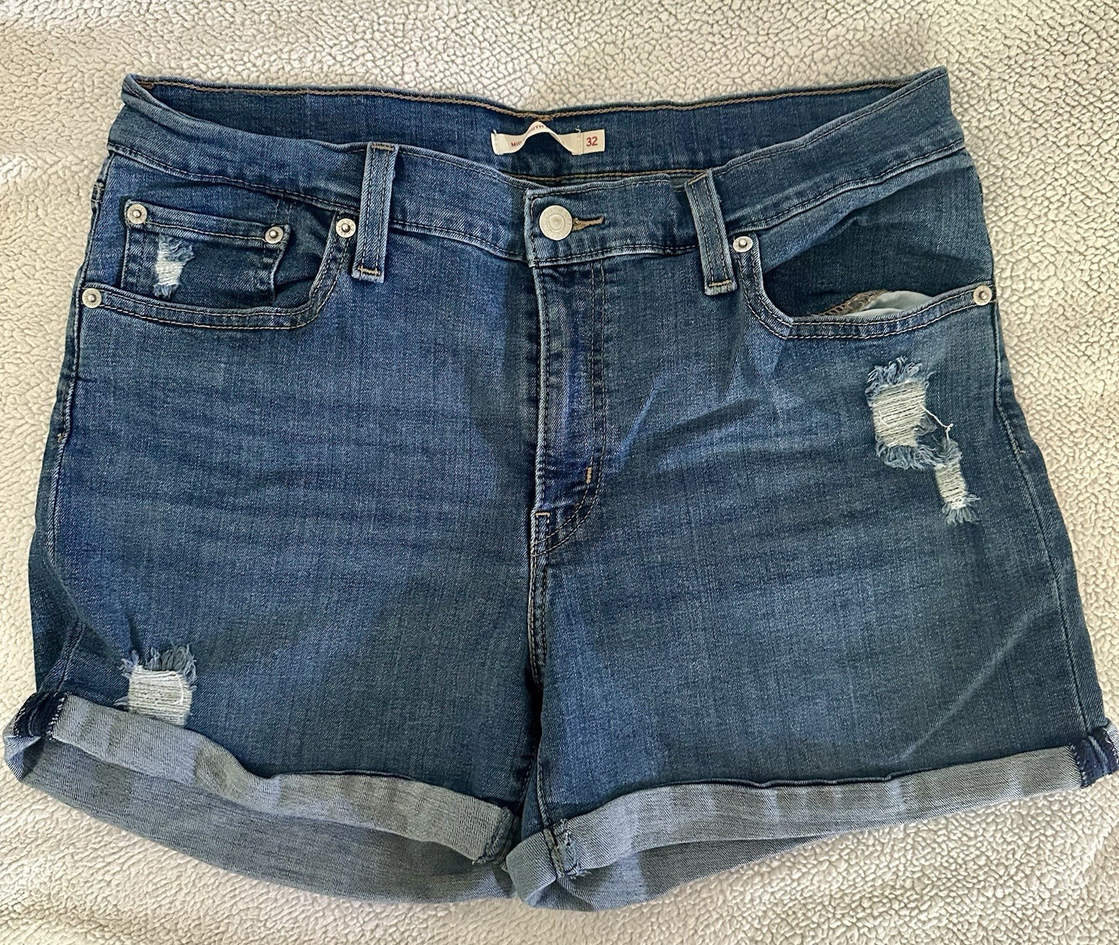 Levi Strauss & Co. Women’s Mid Length Denim Shorts 32×6 Blue Cuffed 5-Pkt