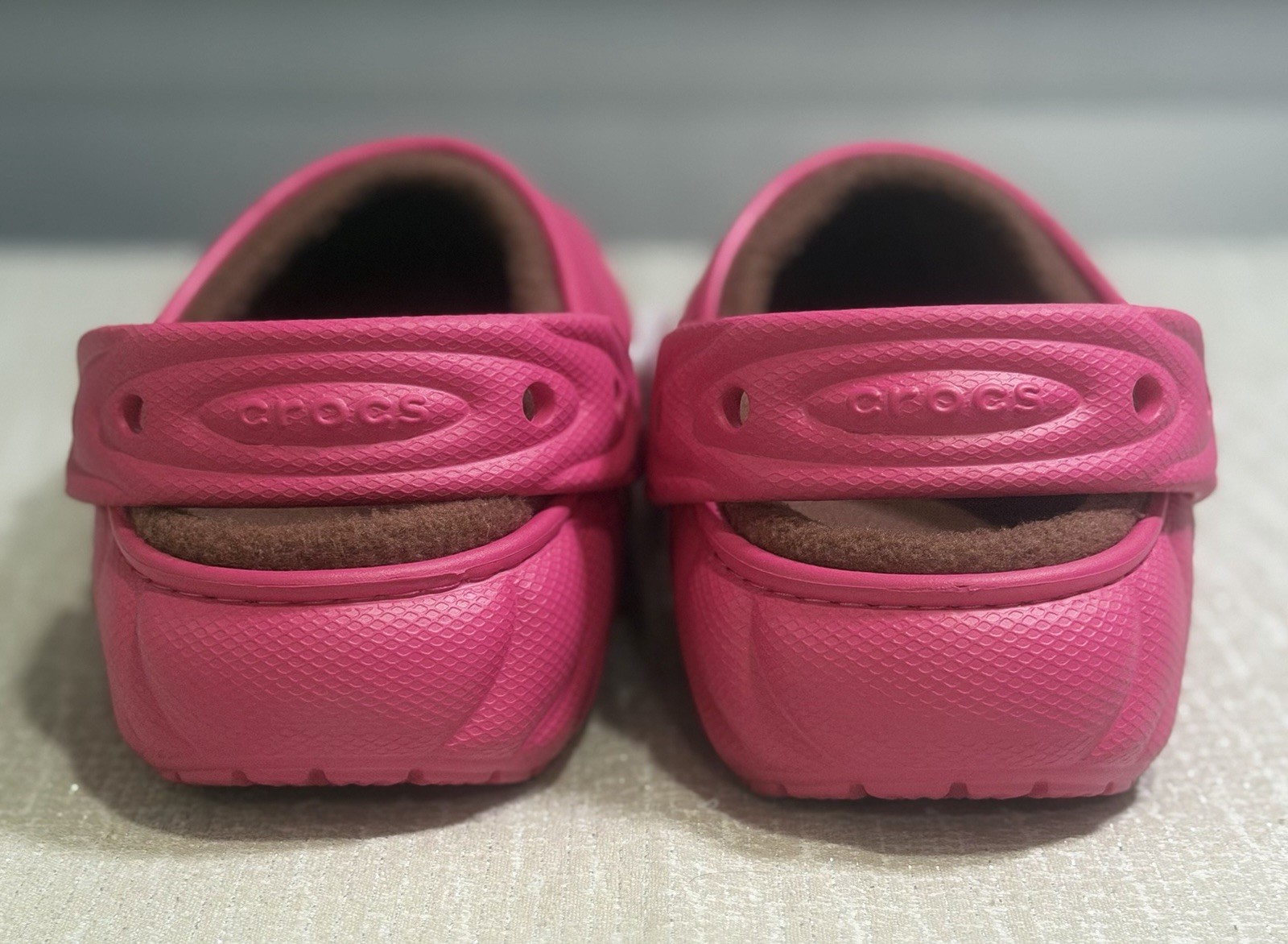 CROCS Classic Lined Overpuff Clog Dragonfruit Pink W6/M4