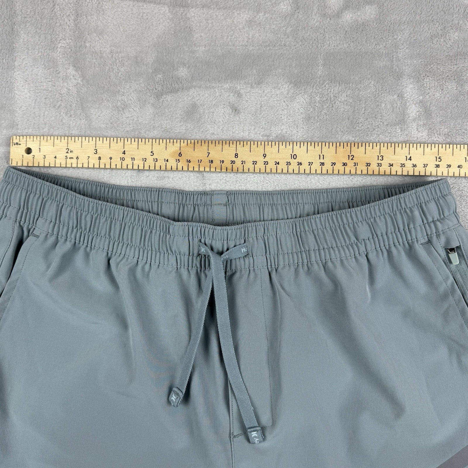 Hurley Men’s Exist Light Weight Sport Shorts Men Size M Hybird Zip Pocket Tech